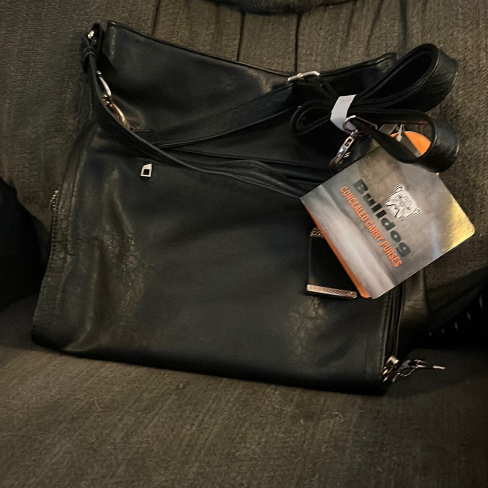 NWT Bulldog Ladies concealed carry bag